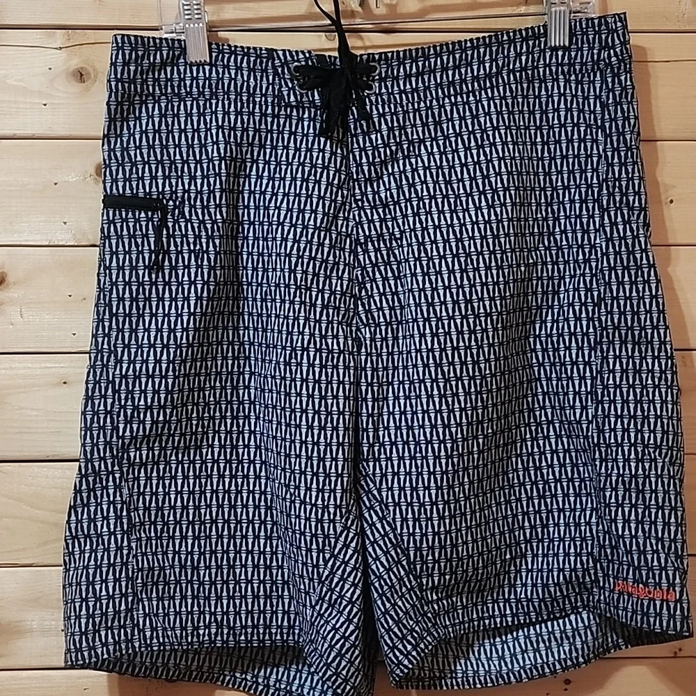 Patagonia Men's Swim Shorts Size 32 NWOT Fossil Print